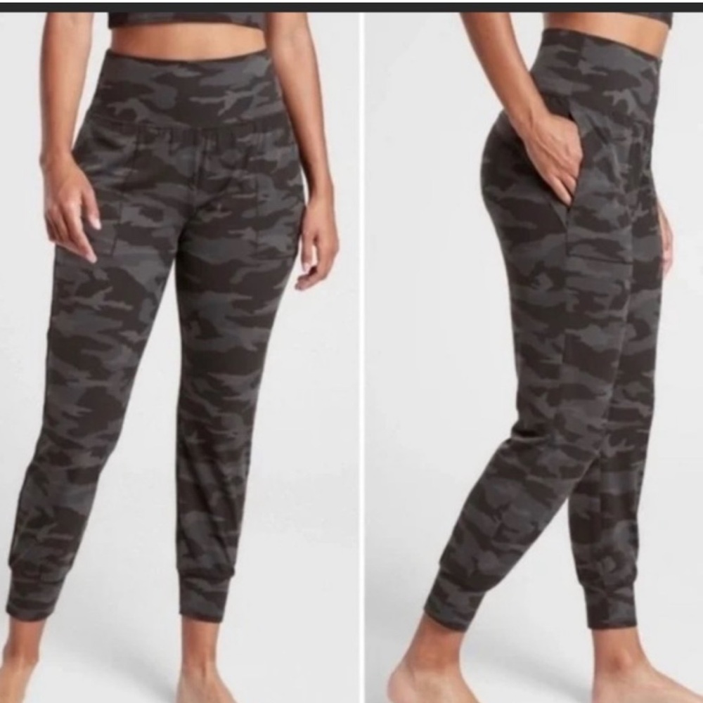 Athleta Sautation Camo Black Grey Jogger Pants Size Small